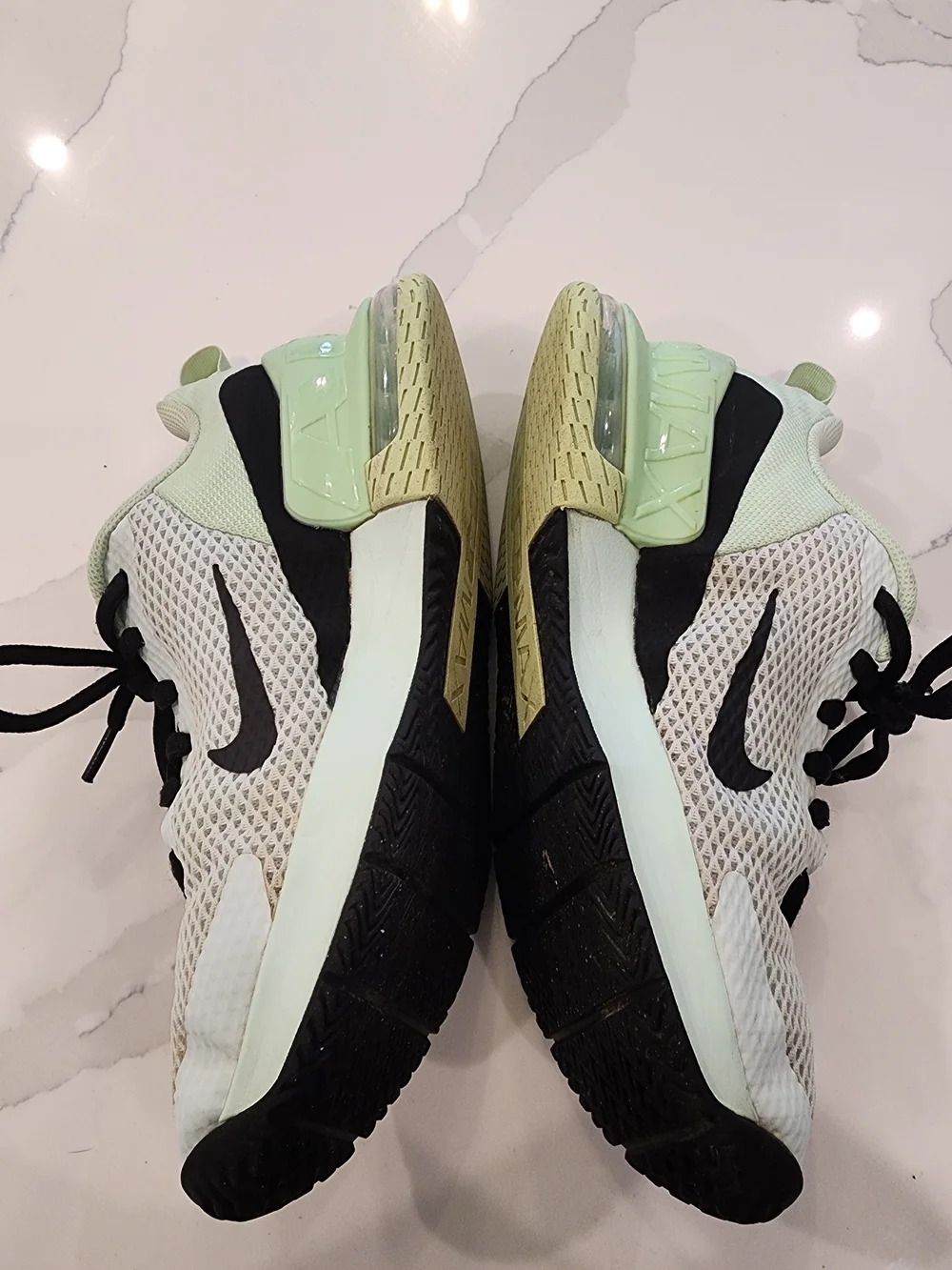 Men's Nike Air Max Alpha Trainer 6 training shoes in a 